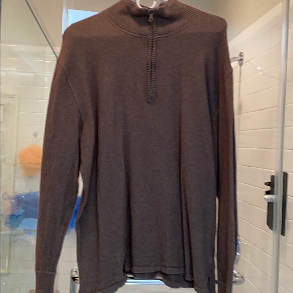 North face pull over